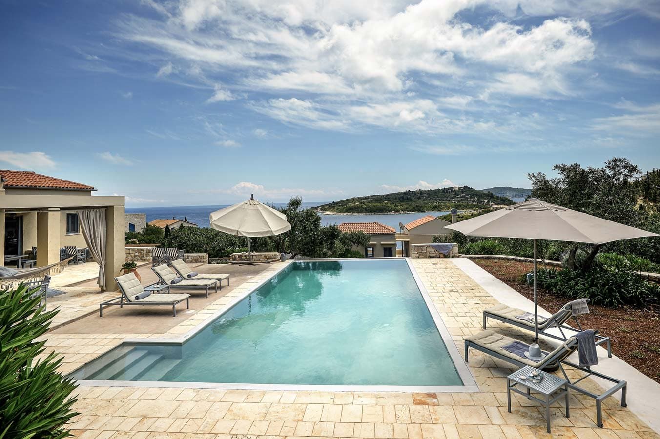 Petres II - Petres Villas