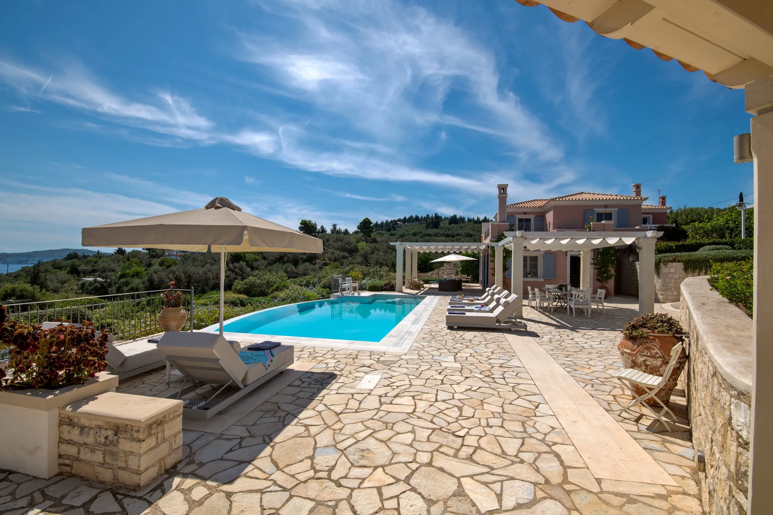 Chloe Villa - PaxosRetreats