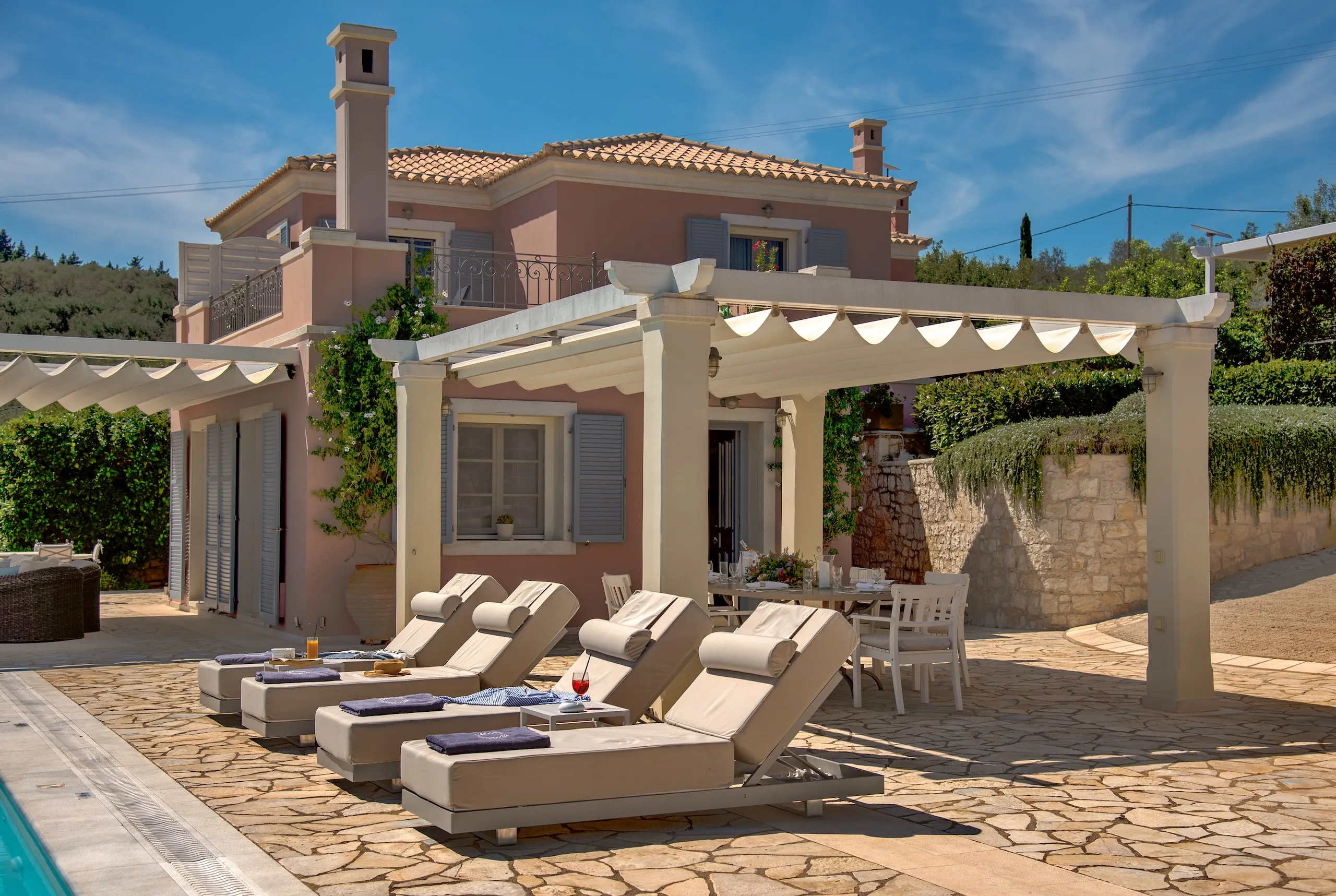 Chloe Villa - PaxosRetreats