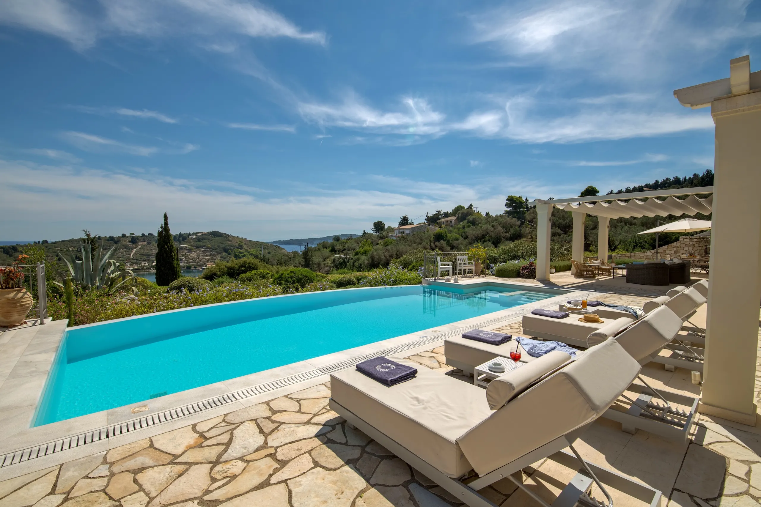 Chloe Villa - PaxosRetreats