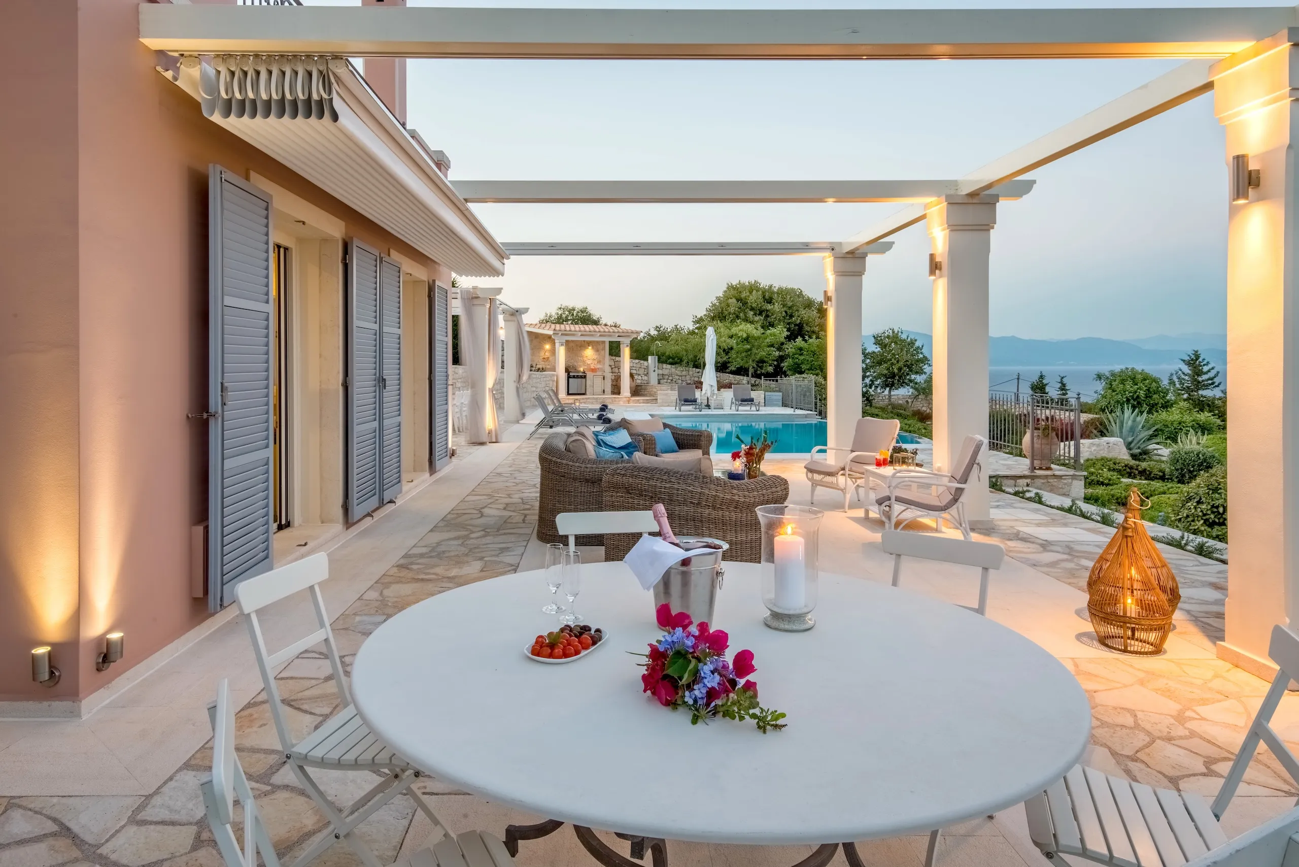 Chloe Villa - PaxosRetreats