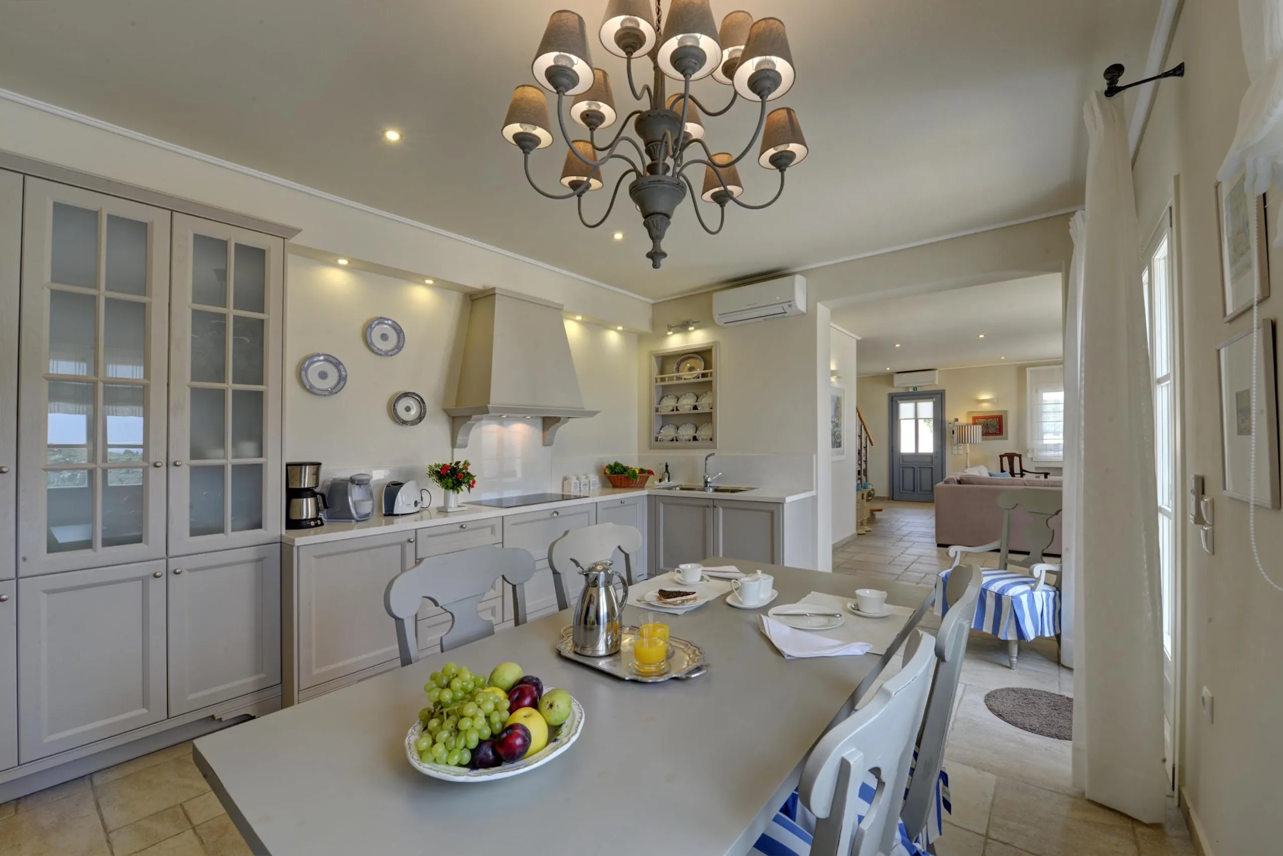 Chloe Villa - PaxosRetreats