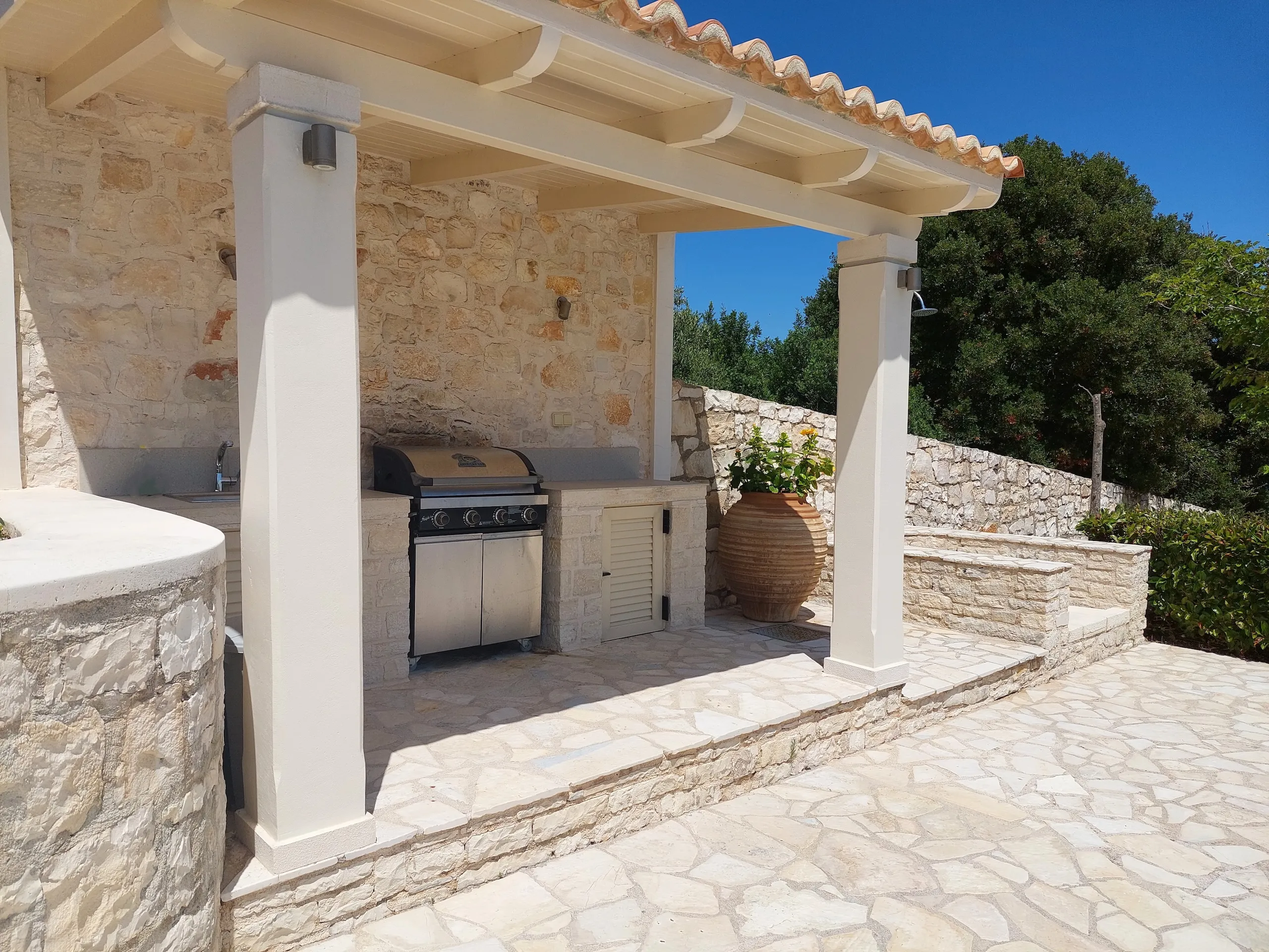 Chloe Villa - PaxosRetreats