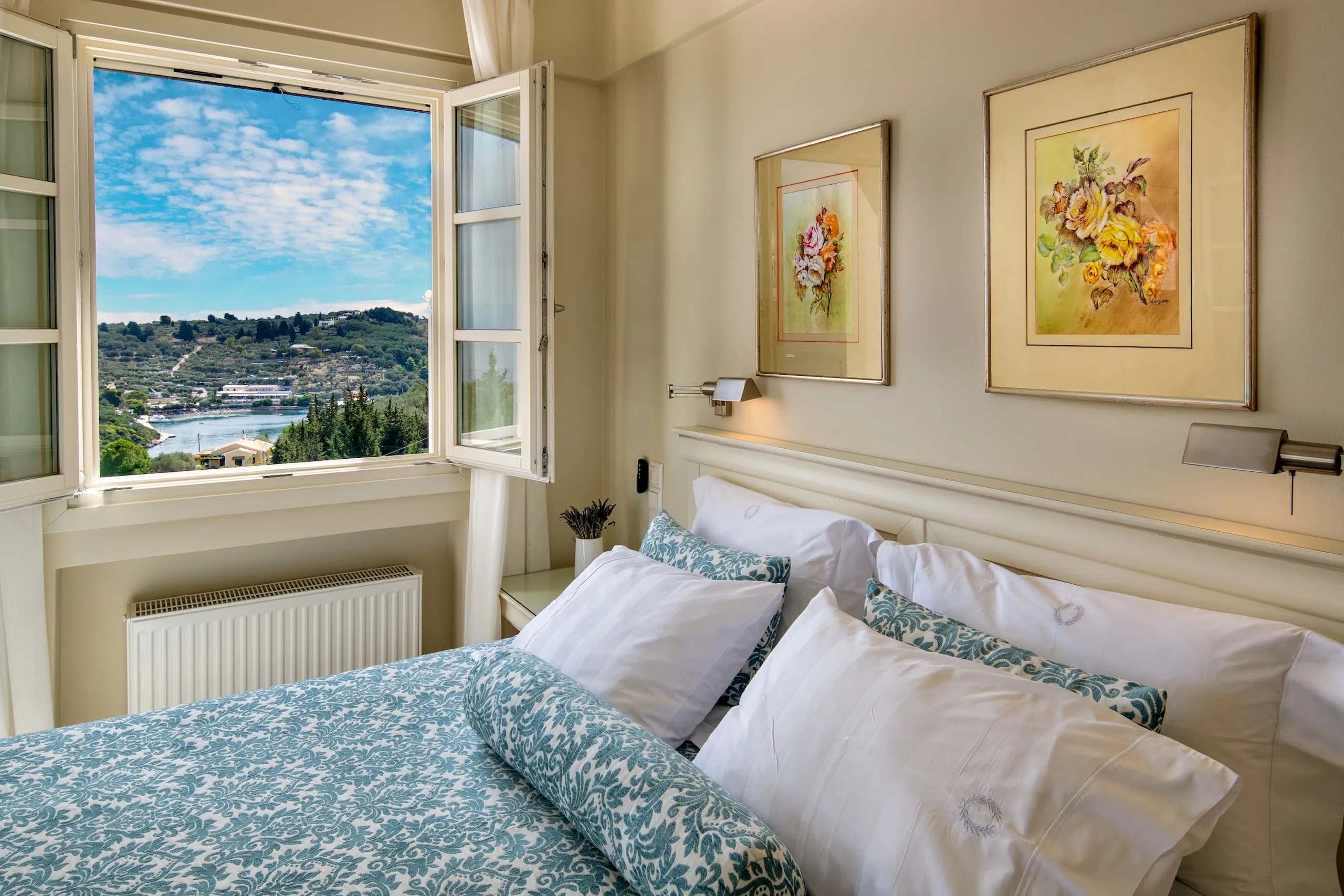 Chloe Villa - PaxosRetreats