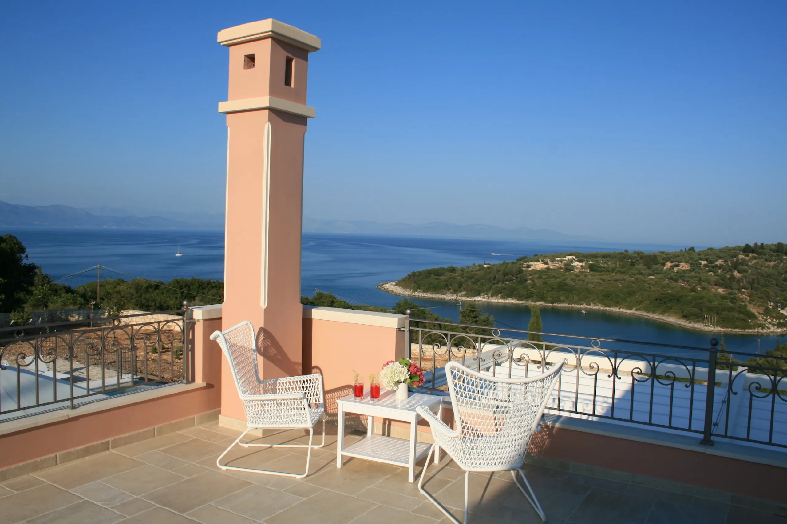 Chloe Villa - PaxosRetreats