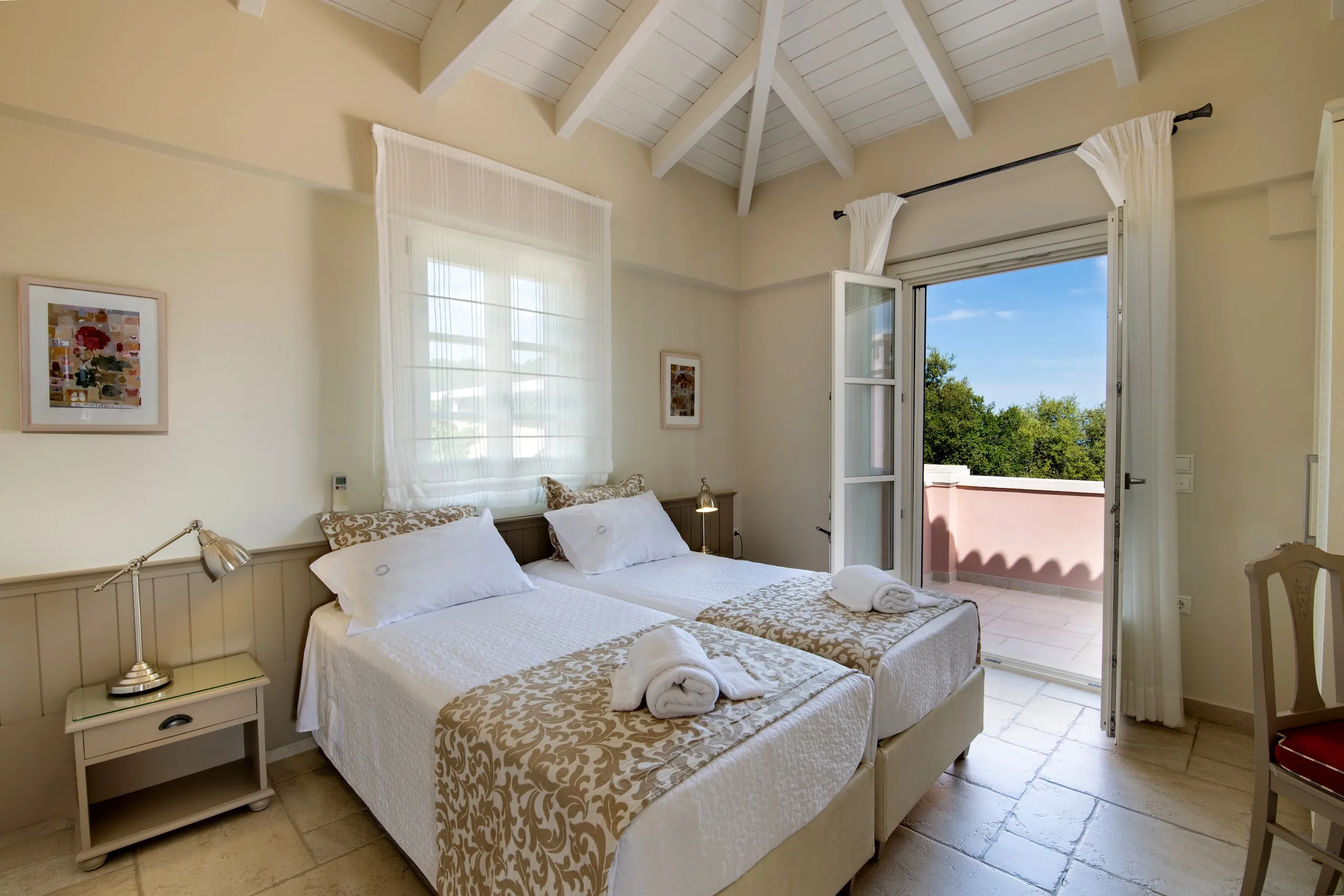 Chloe Villa - PaxosRetreats