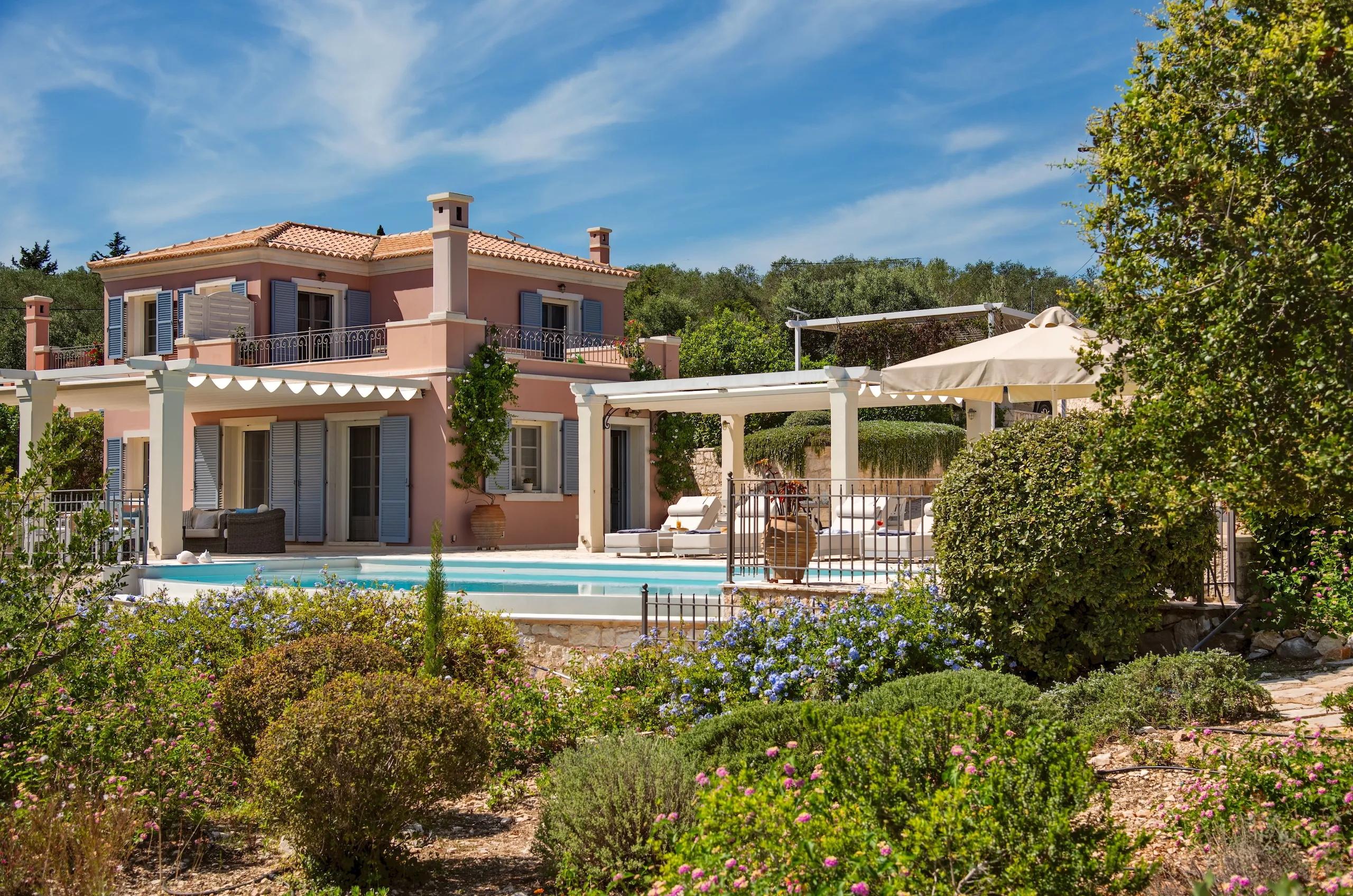 Chloe Villa - PaxosRetreats